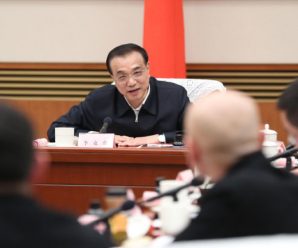 李克强主持召开教科文卫体界人士和基层群众代表座谈会