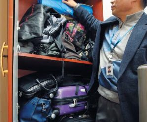 韩媒抱怨中国游客购物后像蛇蜕皮般丢弃旧物