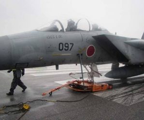 日本战机掉轮子 机场取消40余个航班