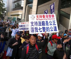 香港3500市民举行撑警大游行