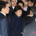 韩国前总统朴槿惠到案 对国民致歉承诺坦白受查