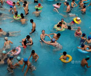 平壤人的周末 泳池扎堆戏水一片欢乐