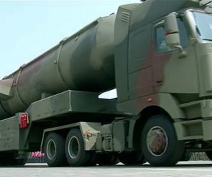 外媒狂猜朝鲜武器库 新型洲际导弹或只是模型