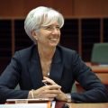 IMF总裁拉加德：预计今年全球经济前景好于去年