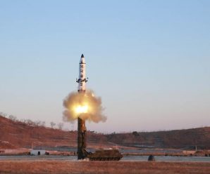 韩媒：金正恩观摩北极星2导弹试射 批准其部署