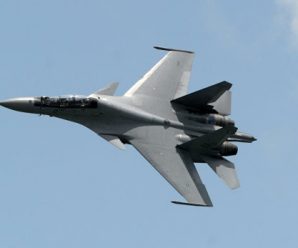 俄战机在黑海上空拦截美军机 相距7米擦肩而过