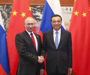 李克强分别会见出席“一带一路”高峰论坛的三国领导人
