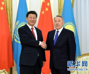 习近平同哈萨克斯坦总统纳扎尔巴耶夫举行会谈