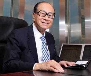 李嘉诚不言退:全港震动了还在做早操 退休会担任顾问