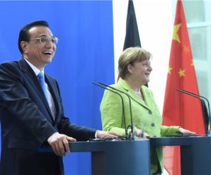 李克强说服默克尔表态：支持欧盟履行中国入世议定书第15条义务