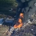 美军加油机坠毁致16死 目击者以为是特技表演