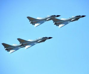 美军称中国对其侦察机进行“危险”拦截 中国国防部驳斥