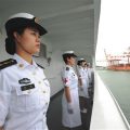 中国海军“和平方舟”医院船首次停靠斯里兰卡