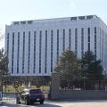 俄方坚决抗议美国侵占俄外交馆区 保留报复权利
