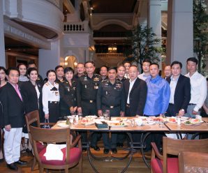 泰国统促会王志民会长与亲友共庆77岁生日