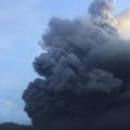 印尼将巴厘岛火山喷发预警提至最高级别 机场临时关闭