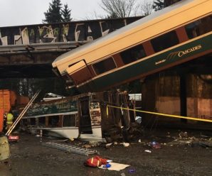 美国华盛顿州一列车脱轨至少6人死亡 事发列车为首日运营