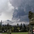 中领馆提醒中国公民慎赴巴厘岛：阿贡火山仍有可能喷发