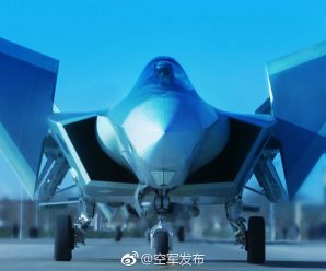 中国空军两大王牌贺新春：苏35刚巡航南海 歼20又部署东海