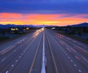 中国2020年将建成首条超级高速公路 支持无人驾驶