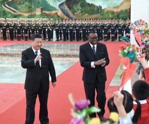 习近平举行仪式欢迎纳米比亚总统访华并同其举行会谈