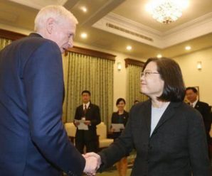 美官员叫嚣“一国两制”不适合台湾 岛内：你算老几？