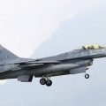 台“汉光”军演 一架F-16撞山失联 飞行员身亡