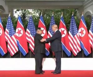 见证历史！刚刚，金正恩与特朗普握手！