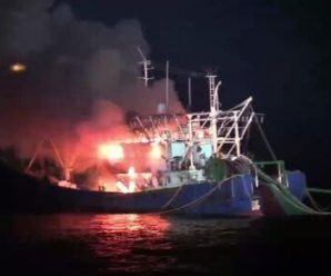 韩媒：一艘中国渔船在韩失火，中韩合作救出全部8名渔民