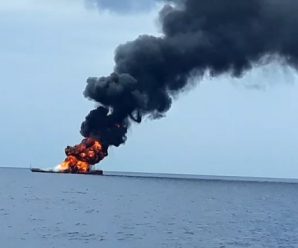印尼海军一艘韩国造导弹艇起火烧了一天 最终沉没