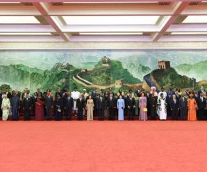 习近平和彭丽媛欢迎出席中非合作论坛北京峰会的外方领导人夫妇