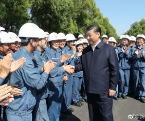 新华社评论员：坚持“两个毫不动摇”必须坚定不移