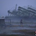 台风“潭美”袭日45人伤：30万户断电 数百航班取消