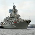 俄导弹巡洋舰从地中海返航 遭英法海军密切监视