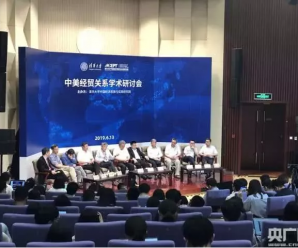 一部法案，一通电话和一本书，三任美国总统的选择