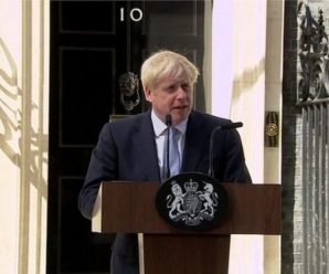英国首相呼吁欧盟接受新“脱欧”方案：不接受就“硬脱欧”