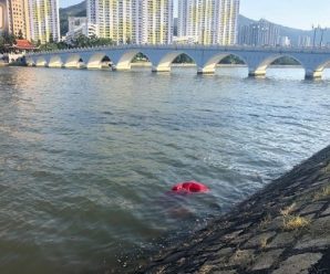 香港民众不满辱国旗者被轻判 呼吁政府提出上诉