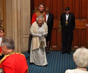 英国女王：10月31日前脱欧是政府首要任务