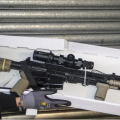 港警缴获AR15步枪有效射程800米，扫射人群可致严重伤亡