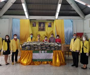 泰国统促会向彭改社区捐赠大米及洗手液