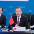 王毅：上合组织应坚决防止世界重回“丛林时代”