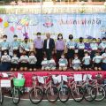泰国统促会王志民会长向Suanlimpini小学学生颁发奖学金