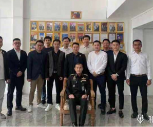 周昭耿和同仁欢迎泰国陆军上将苏拉戚到访泰国中国统促会（青年委员会）
