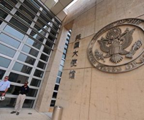 环时锐评：美国使馆为何这一次被中国网民痛扁？
