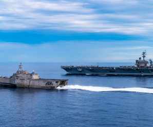 美军航母与濒海战斗舰在南海会合 还放出F-35C隐形战机
