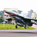 台媒炒作美国设法加速交付F-16给台湾，网友：是会坠机的那种吗？