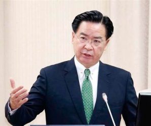 起底“纯绿男”吴钊燮的“顽固台独路”，曾多次恶意炒作两岸关系