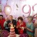 王志民会长为姐姐王允婵女士庆祝92岁生日
