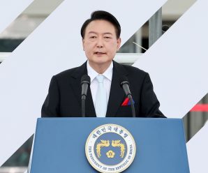 没提日本侵略历史，尹锡悦光复节讲话被批“迎合日本”