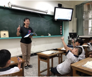 民进党当局强推所谓“本土语课”，但开学两周教材仍没到位
